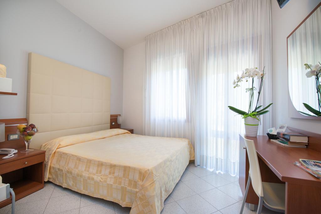 Albergo Arcobaleno Sottomarina Camera foto