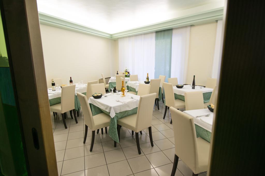 Albergo Arcobaleno Sottomarina Esterno foto