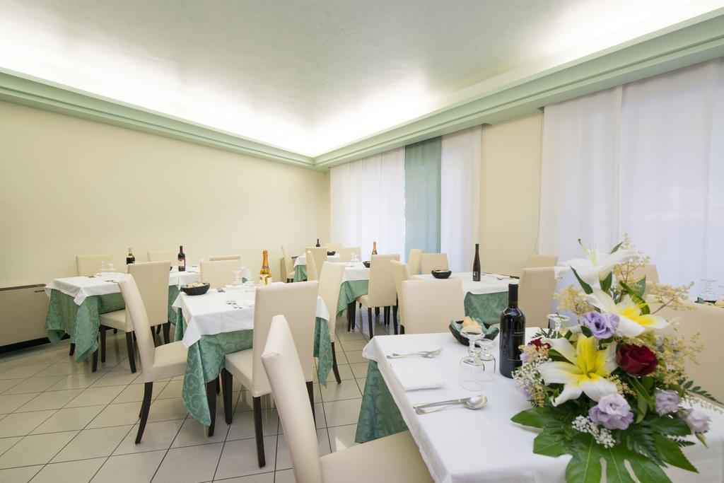 Albergo Arcobaleno Sottomarina Esterno foto