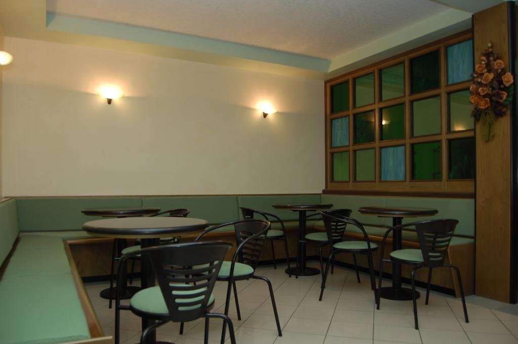 Albergo Arcobaleno Sottomarina Esterno foto