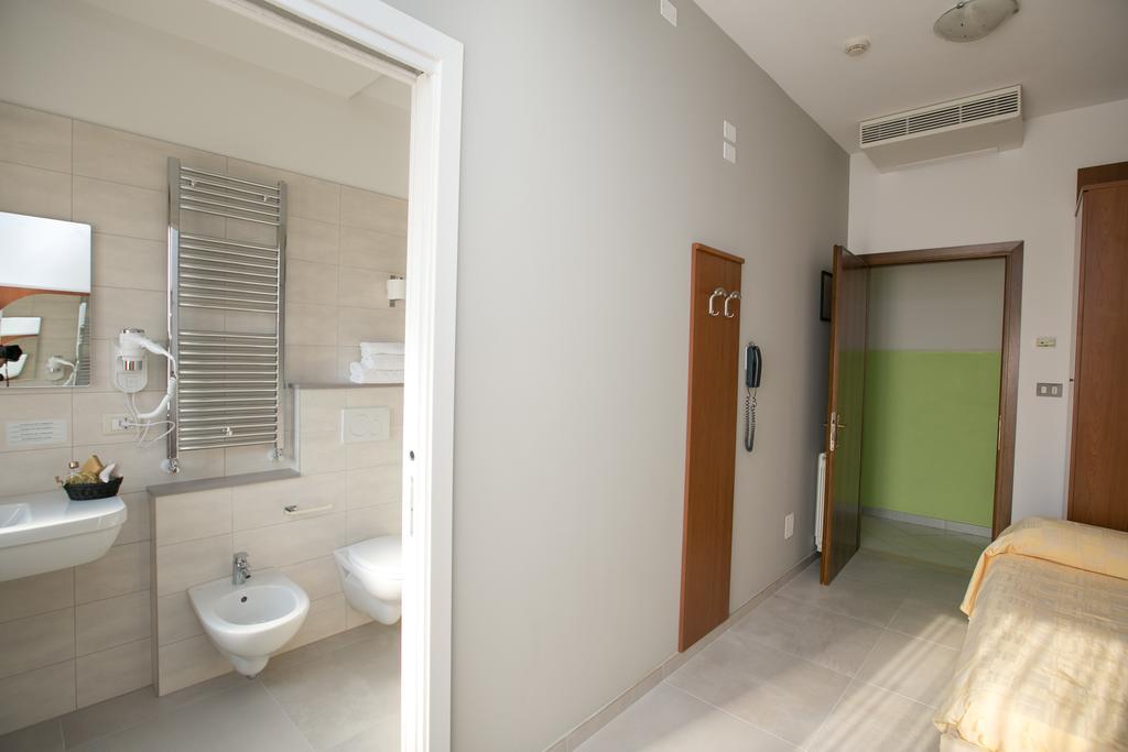 Albergo Arcobaleno Sottomarina Esterno foto