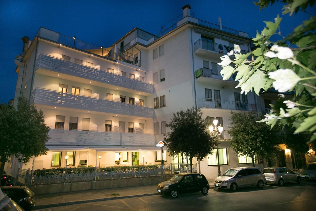 Albergo Arcobaleno Sottomarina Esterno foto
